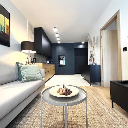 Wyszynskiego Apartment - Self Check-In 20H - Parking &Lift Wroclaw Exterior photo
